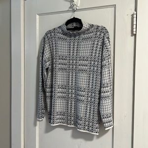 Joan Vass Gray Black Cream Houndstooth Funnel Nexk Sweater M